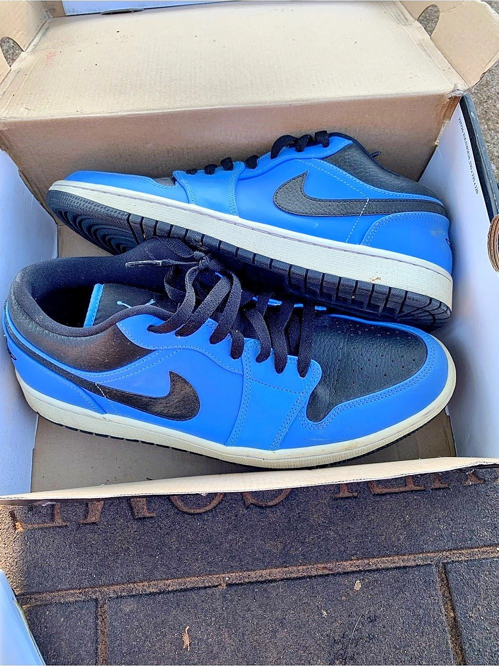Jordan Air Jordan 1 Low SE Laser Blue Sneakers Blue & Black